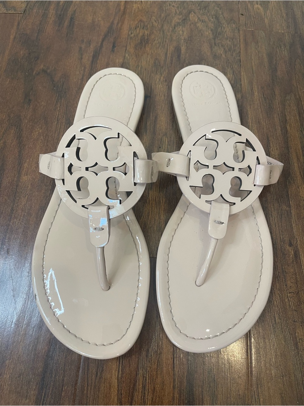 Tory Burch Miller Patent Leather Sandals Tan Glossy Logo Size 9